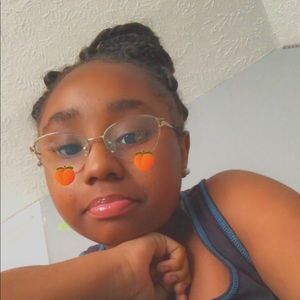 Meet your Posher, Kaya